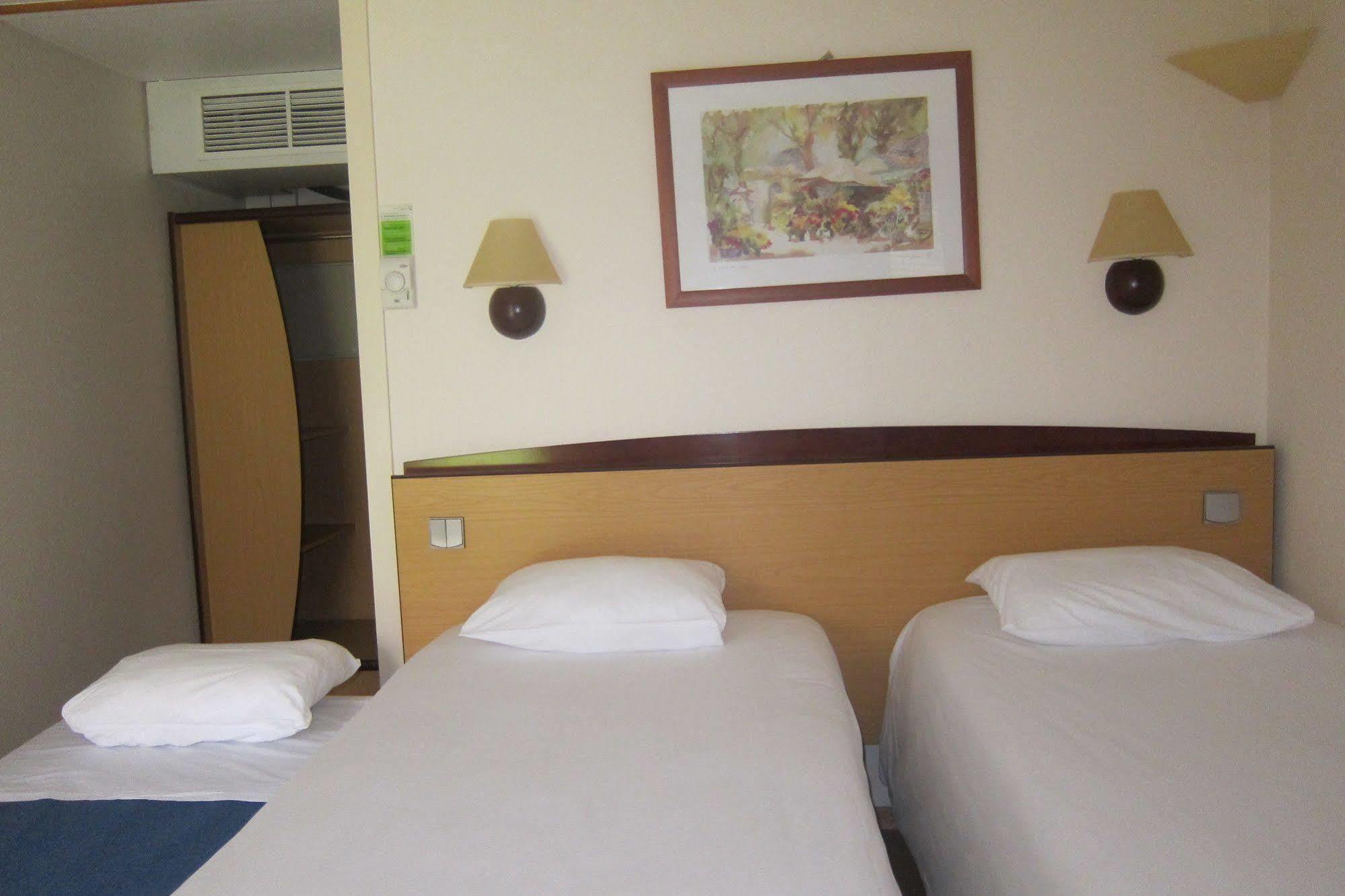 Hotel Campanile Clermont-Ferrand ~ Thiers Zewnętrze zdjęcie